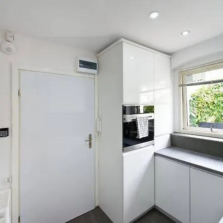 Chillout Apartament Apartment *